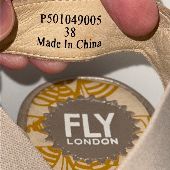 Fly London RALE Cross Band Wedge Sandals Metallic Silver Women’s 38 US 7.5-8 - Picture 4 of 11